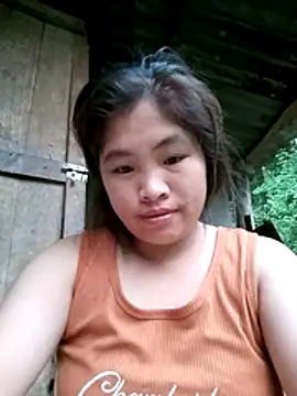 Luyen004 online show from April 13, 10:47 pm