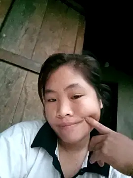 Luyen004 online show from April 10, 10:50 pm