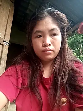 Luyen004 online show from April 16, 11:40 pm