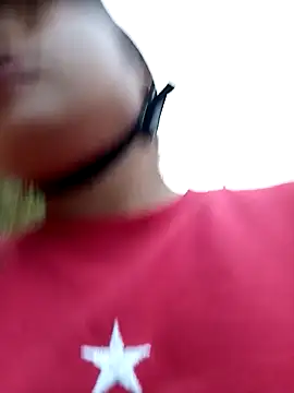 Luyen004 online show from March 27, 11:49 pm