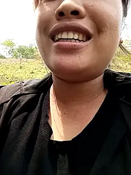 Luyen004 online show from March 25, 5:29 am