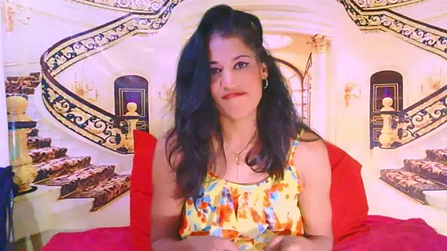 IndianSexcSmyle online show from April 8, 4:30 pm