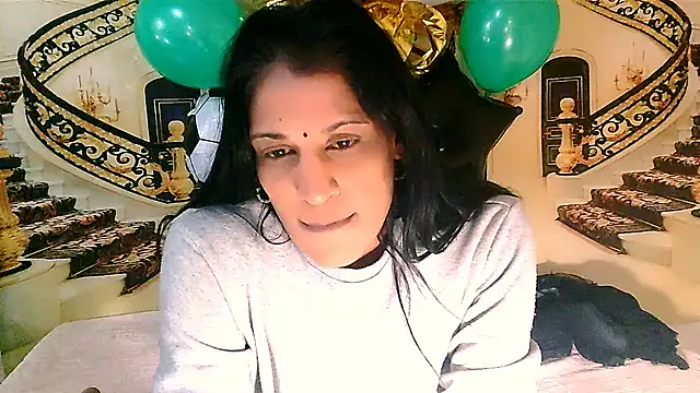 Snapshot of IndianSexcSmyle chatting on July 18, 5:38 am IndianSexcSmyle online show from July 18, 5:38 am