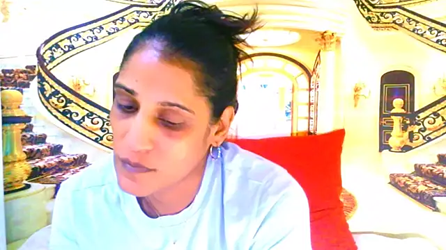 IndianSexcSmyle online show from April 18, 5:32 am