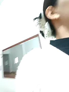 Snapshot of Na_xx chatting on December 5, 2:00 am Na xx online show from December 5, 2:00 am