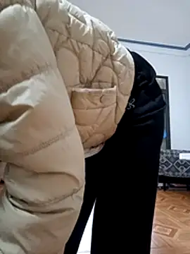 Snapshot of Na_xx chatting on December 17, 12:37 am Na xx online show from December 17, 12:37 am