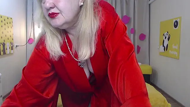 EmmaEllison online show from April 3, 6:20 am