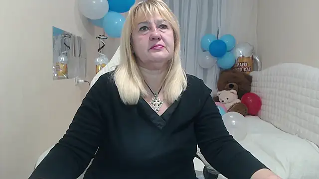 Snapshot of EmmaEllison chatting on October 4, 11:56 am EmmaEllison online show from October 4, 11:56 am