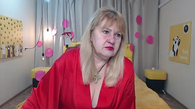 EmmaEllison online show from April 10, 6:09 am