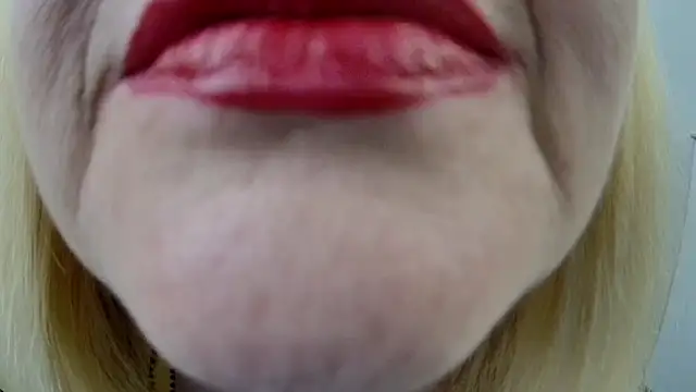 Snapshot of EmmaEllison chatting on November 25, 7:08 am EmmaEllison online show from November 25, 7:08 am