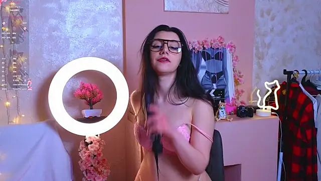 MelanieMooor online show from February 25, 4:40 pm