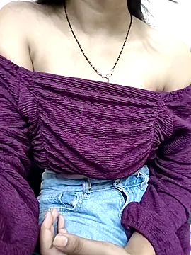 Snapshot of vidhi_00 chatting on September 15, 5:02 pm vidhi 00 online show from September 15, 5:02 pm