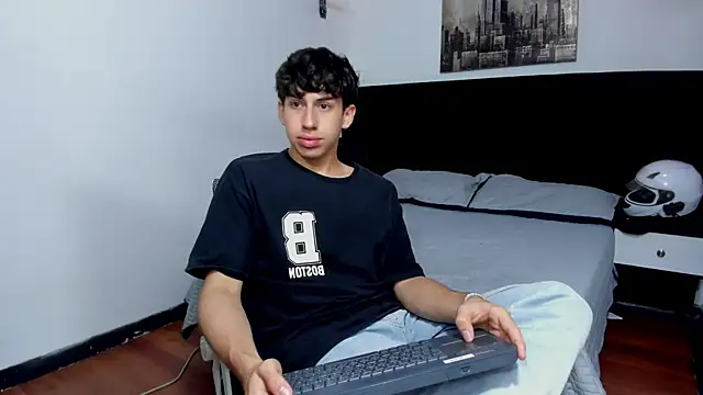 Snapshot of Aaron_Spencer13 chatting on September 13, 12:49 pm Aaron Spencer13 online show from September 13, 12:49 pm