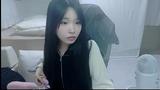 lengiiiii online show from October 9, 1:22 pm