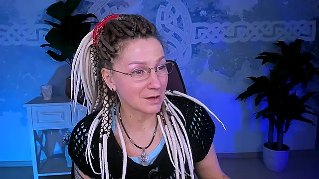 Snapshot of UmaSpace chatting on December 15, 5:13 am UmaSpace online show from December 15, 5:13 am