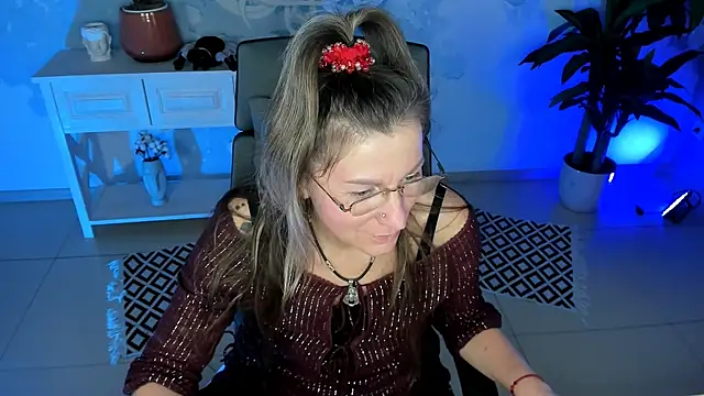 Snapshot of UmaSpace chatting on November 30, 5:08 am UmaSpace online show from November 30, 5:08 am