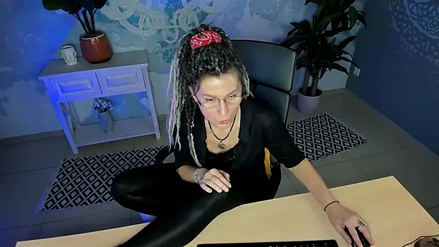 Snapshot of UmaSpace chatting on November 21, 5:06 am UmaSpace online show from November 21, 5:06 am