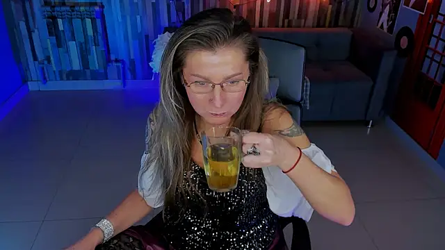 Snapshot of UmaSpace chatting on December 1, 5:08 am UmaSpace online show from December 1, 5:08 am