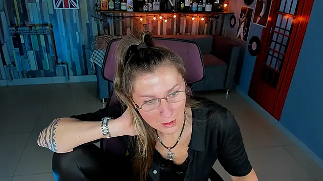 Snapshot of UmaSpace chatting on November 22, 5:06 am UmaSpace online show from November 22, 5:06 am