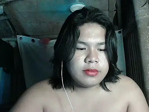 Huntrix2025 online show from April 10, 1:40 pm