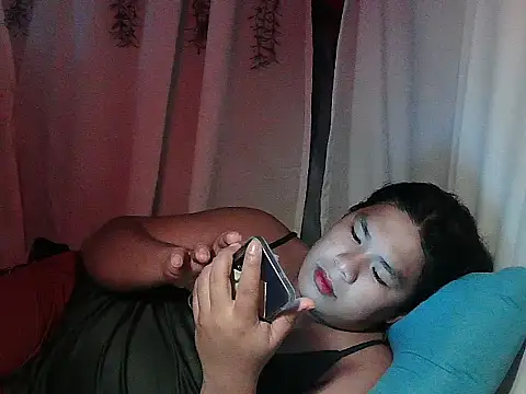 Huntrix2025 online show from December 22, 1:33 pm