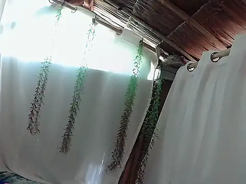 Huntrix2025 online show from December 3, 12:33 am