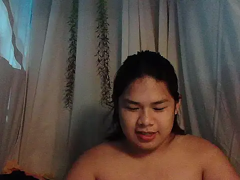 Huntrix2025 online show from March 5, 12:35 pm