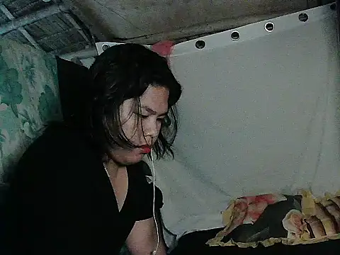 Huntrix2025 online show from April 15, 1:15 pm