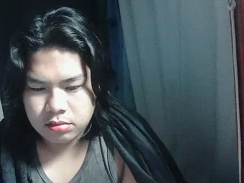 Huntrix2025 online show from March 26, 8:40 pm