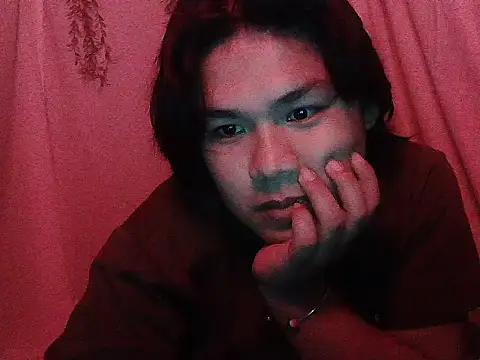 Huntrix2025 online show from December 5, 12:48 pm