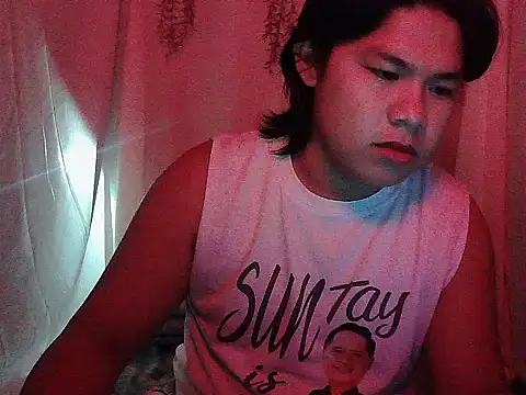 Huntrix2025 online show from December 4, 5:45 pm