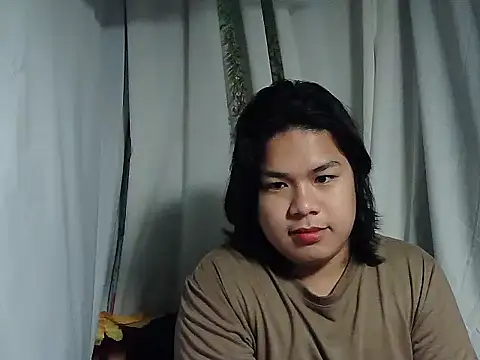 Huntrix2025 online show from March 6, 9:43 pm