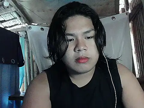 Huntrix2025 online show from April 13, 6:28 am