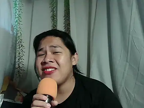 Huntrix2025 online show from March 9, 7:34 am