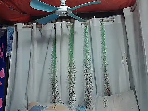 Huntrix2025 online show from January 6, 10:03 pm