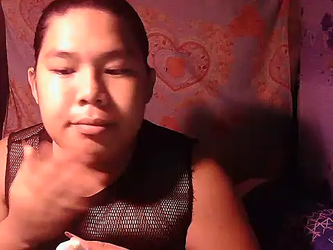 Huntrix2025 online show from July 4, 1:04 pm