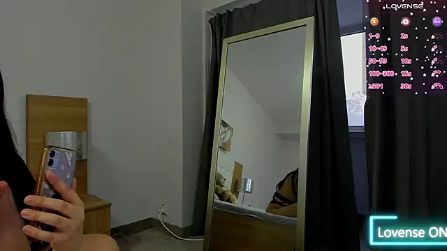 LovelySophie3 online show from November 3, 5:34 am