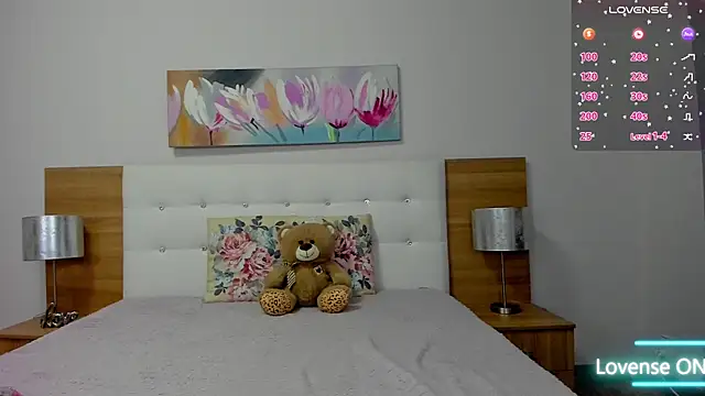 LovelySophie3 online show from November 9, 4:49 am