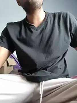 varun69247 online show from June 27, 7:25 am