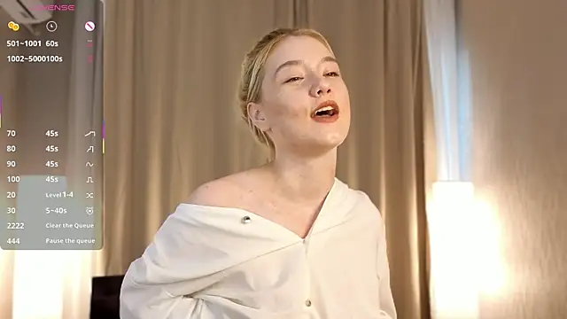 Snapshot of Flirty_lee chatting on October 2, 2:09 pm Flirty lee online show from October 2, 2:09 pm