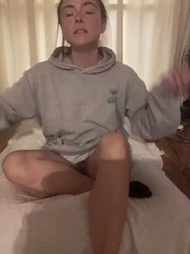 Mia Winters online show from June 7, 8:03 pm