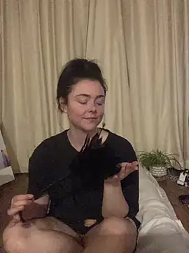 Mia Winters online show from March 1, 7:03 pm