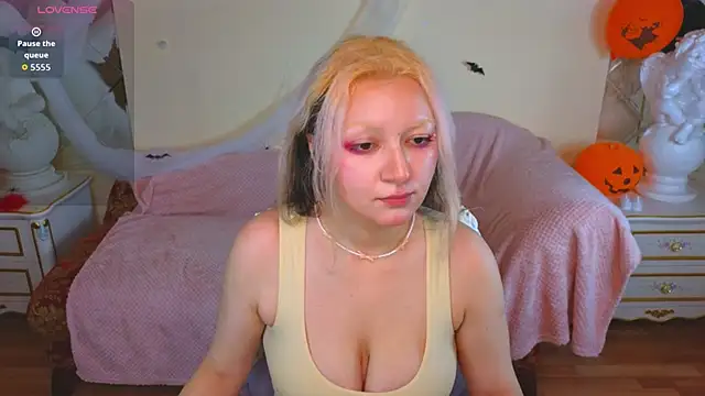 JuicyLullu online show from October 30, 11:41 am