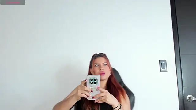 Snapshot of La_Diabla8 chatting on November 6, 11:47 am La Diabla8 online show from November 6, 11:47 am