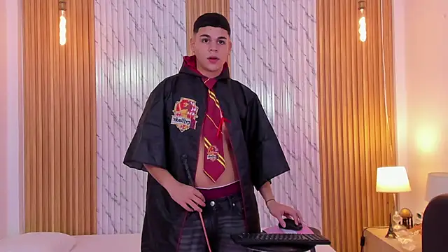 james jonnes online show from October 31, 7:54 pm