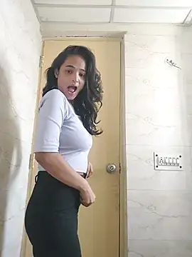 Snapshot of veronica_97 chatting on November 6, 7:23 am veronica 97 online show from November 6, 7:23 am