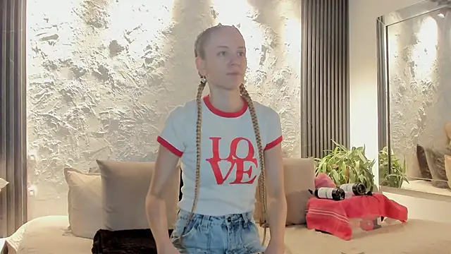 joselin rouse online show from April 17, 12:52 pm