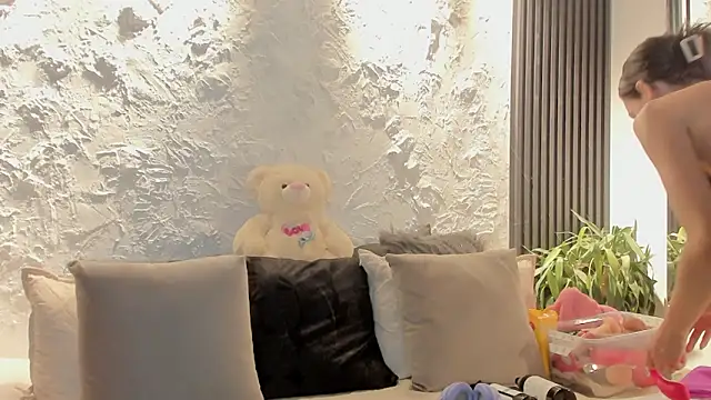 joselin rouse online show from April 14, 12:54 pm