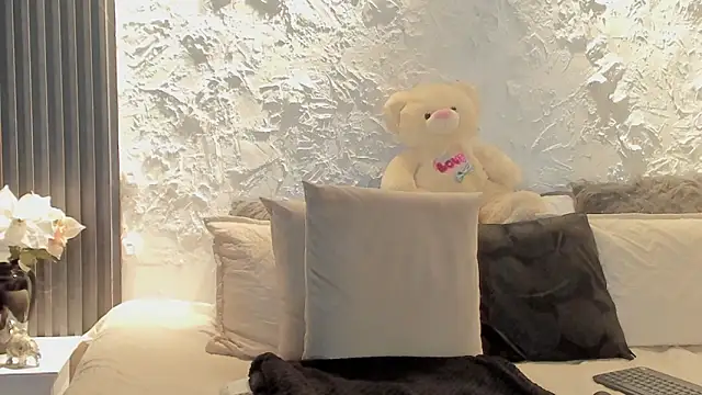 joselin rouse online show from April 18, 7:07 pm