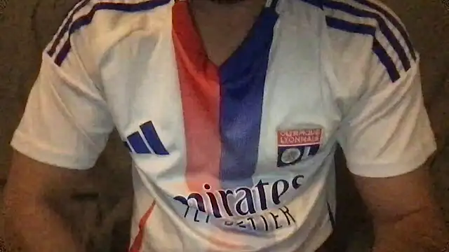 Snapshot of flambeur93 chatting on October 5, 2:13 am flambeur93 online show from October 5, 2:13 am